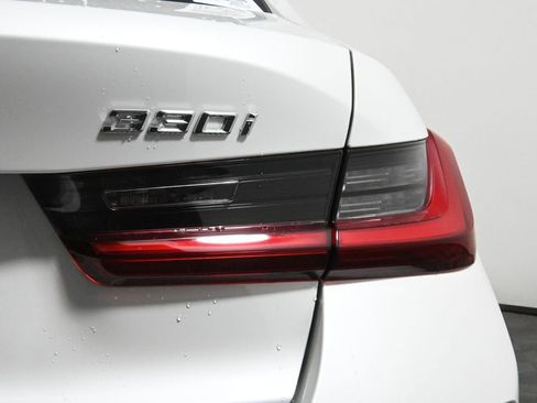Used 2025 BMW 330i xDrive Sedan w/ Convenience Package image 13