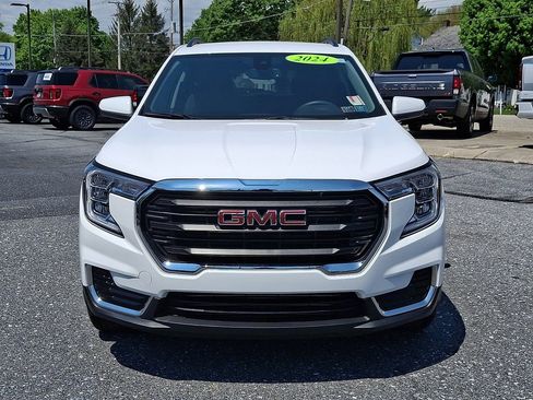 Used 2024 GMC Terrain SLE w/ Driver Convenience Package AWD/4WD image 2
