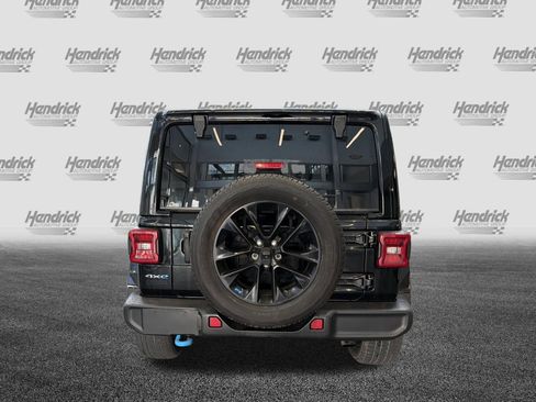 Used 2023 Jeep Wrangler Sahara image 9