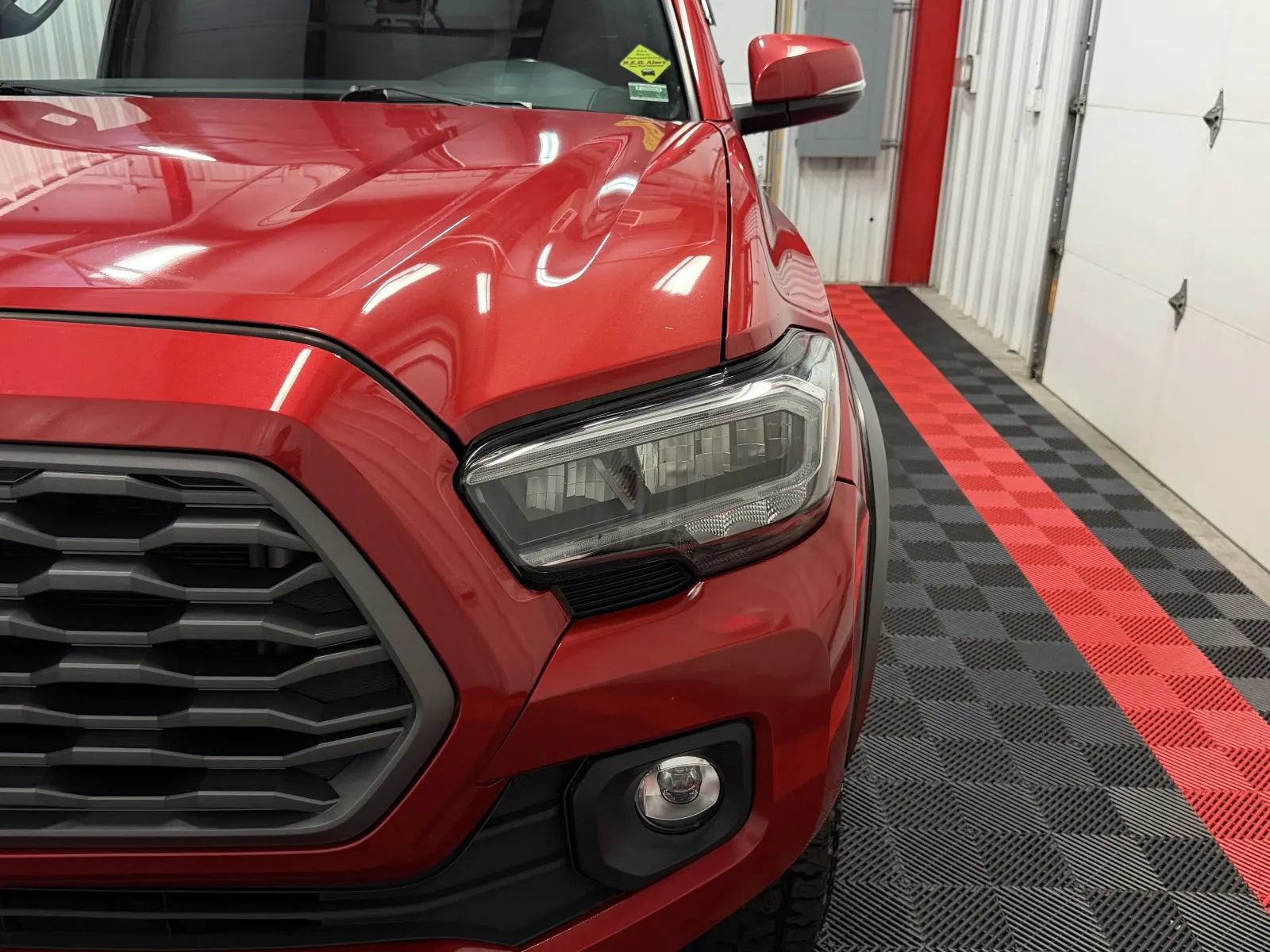 Used 2021 Toyota Tacoma TRD Off-Road w/ Technology Package AWD/4WD image 8