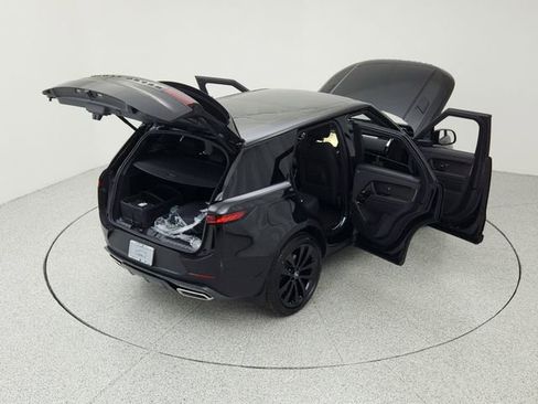 New 2025 Land Rover Range Rover Sport SE image 16