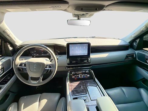 Used 2020 Lincoln Navigator L Reserve image 17
