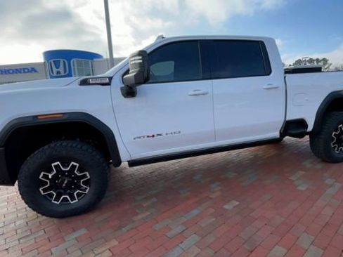 Used 2024 GMC Sierra 2500 AT4X image 6
