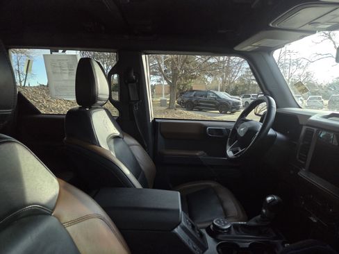 Used 2023 Ford Bronco Outer Banks w/ Sasquatch Package image 16