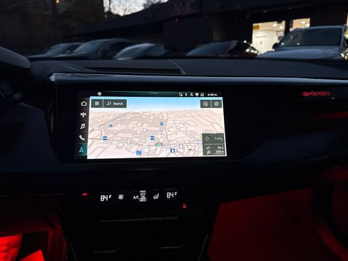 Used 2022 Audi e-tron GT Premium Plus w/ Performance Package image 37