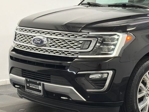Used 2019 Ford Expedition Platinum AWD/4WD image 2