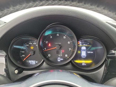 Used 2018 Porsche Macan AWD/4WD image 25