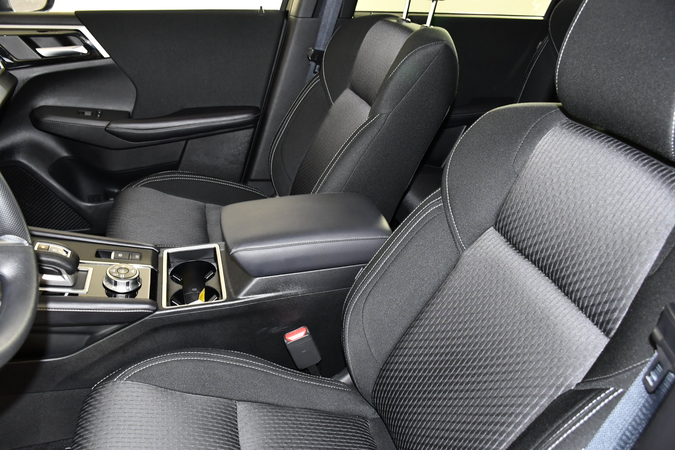 Used 2025 Mitsubishi Outlander ES AWD/4WD image 36