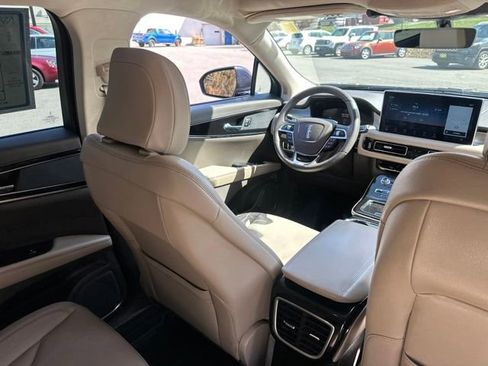 Used 2022 Lincoln Nautilus AWD w/ Premium Package image 24