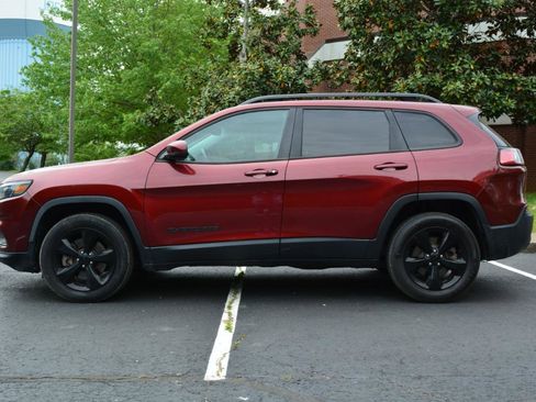 Used 2019 Jeep Cherokee Latitude Plus AWD/4WD image 8