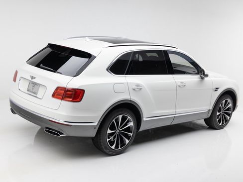 Used 2017 Bentley Bentayga AWD/4WD image 3