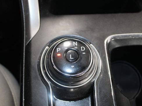 Used 2020 Ford Fusion SE FWD image 26