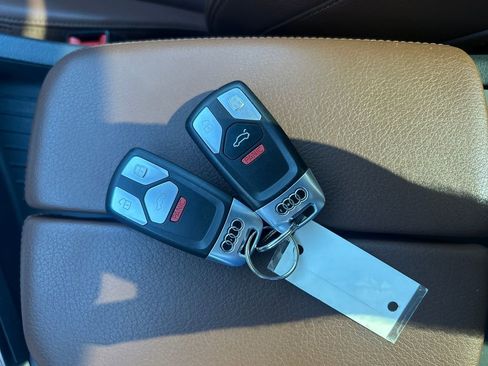 Used 2018 Audi Q7 3.0T Prestige AWD/4WD image 32