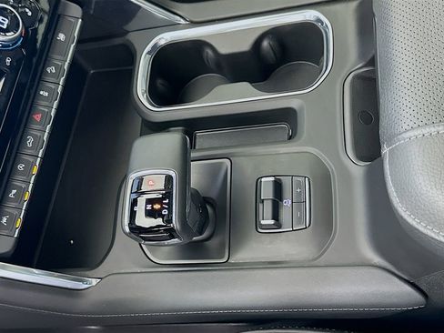 Used 2024 GMC Sierra 1500 Denali AWD/4WD image 17