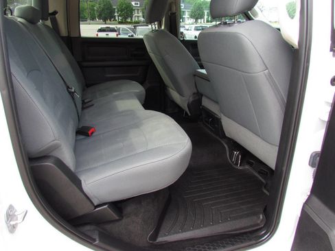Used 2017 RAM 2500 Tradesman w/ Chrome Appearance Group AWD/4WD image 14