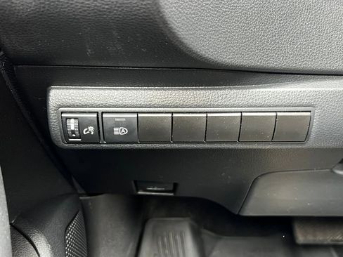 Used 2022 Toyota Corolla LE image 13