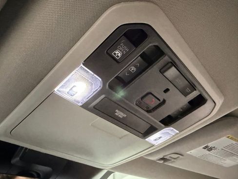 Used 2024 Toyota Tundra Limited image 43