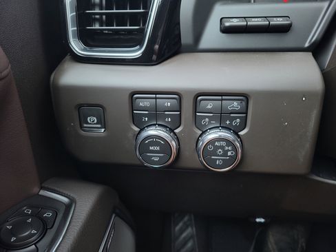 New 2026 GMC Sierra 1500 Denali w/ Denali Reserve Package image 10