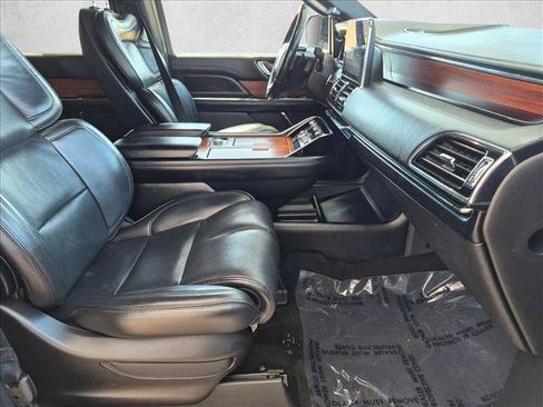 Used 2019 Lincoln Navigator Select AWD/4WD image 22