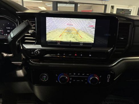 Used 2024 GMC Sierra 1500 SLE image 13