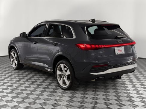 Used 2025 Audi Q5 Premium Plus w/ Premium Plus AWD/4WD image 3