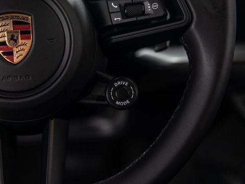 Certified 2025 Porsche Cayenne Coupe image 51