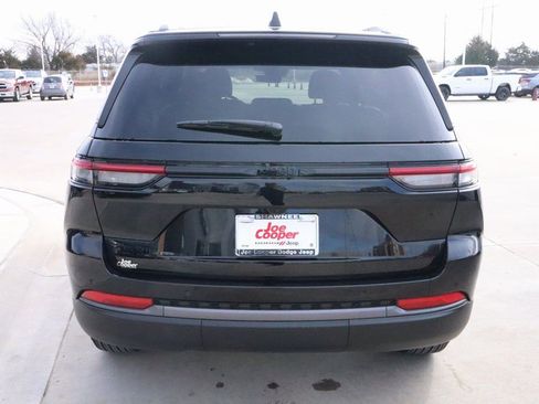 New 2026 Jeep Grand Cherokee Altitude image 22