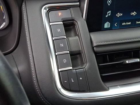 Used 2022 Chevrolet Tahoe LT w/ Luxury Package image 15