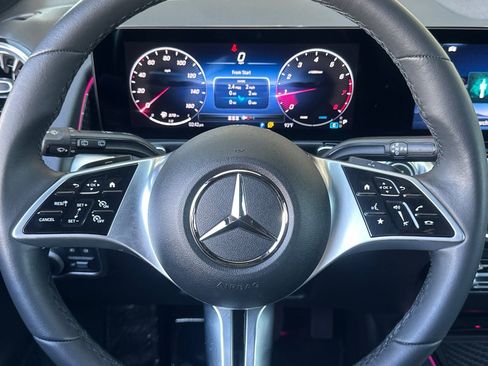 Certified 2024 Mercedes-Benz GLB 250 image 23