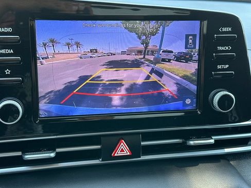Used 2021 Hyundai Elantra SEL w/ Convenience Package FWD image 17