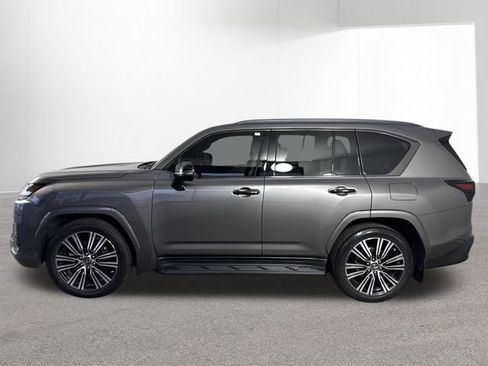 Certified 2022 Lexus LX 600 4WD w/ Appearance Package image 32