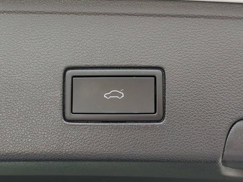 Certified 2023 Volkswagen Atlas Cross Sport SEL Premium R-Line AWD/4WD image 11