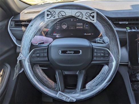 New 2025 Jeep Grand Cherokee L Laredo w/ Luxury Tech Group I image 17