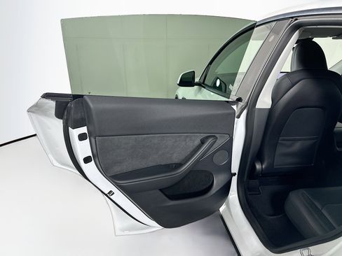 Used 2023 Tesla Model Y Long Range image 24