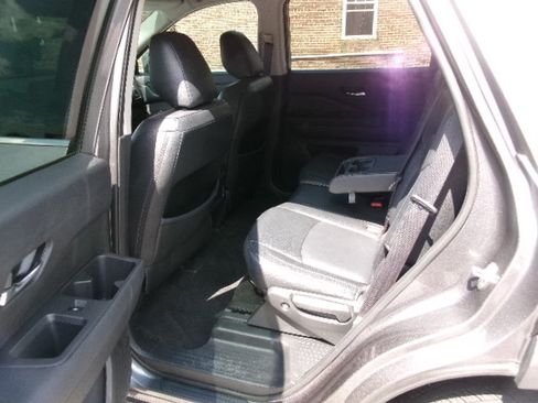 Used 2022 Nissan Pathfinder SV AWD/4WD image 16
