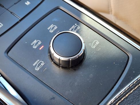 Used 2019 Mercedes-Benz GLE 43 AMG AMG GLE 43 image 19