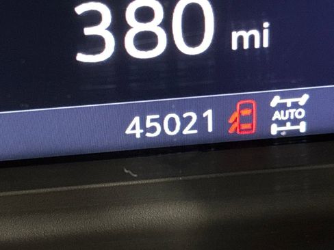 Used 2020 Chevrolet Silverado 1500 LT Trail Boss image 16