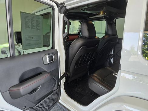Used 2019 Jeep Wrangler Unlimited Rubicon AWD/4WD image 24