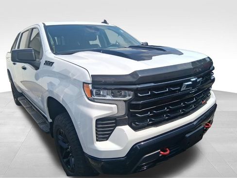 Used 2022 Chevrolet Silverado 1500 LT Trail Boss w/ Convenience Package II AWD/4WD image 3