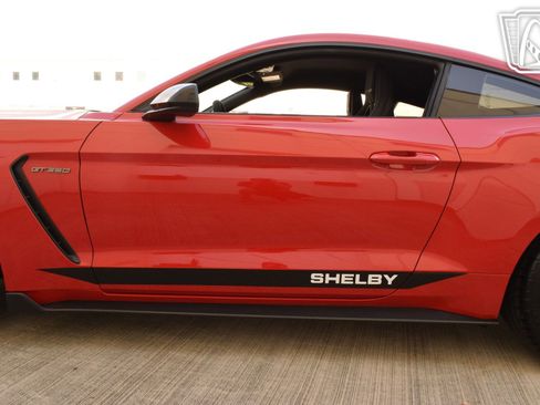 Used 2017 Ford Mustang Shelby GT350 image 32