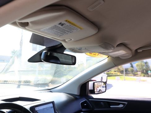 Used 2022 Ford Edge SEL image 13