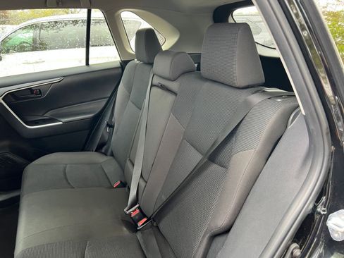 Used 2025 Toyota RAV4 LE image 32