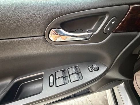 Used 2012 Chevrolet Impala LT w/ LT Sunroof Package FWD image 27