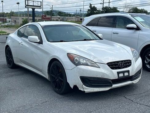 Used 2012 Hyundai Genesis 2.0T RWD image 3
