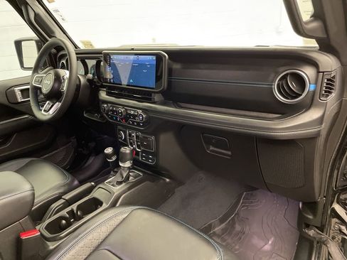 Used 2024 Jeep Wrangler High Altitude image 28