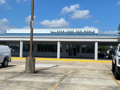 Used 2023 Chevrolet Silverado 1500 High Country AWD/4WD image 31