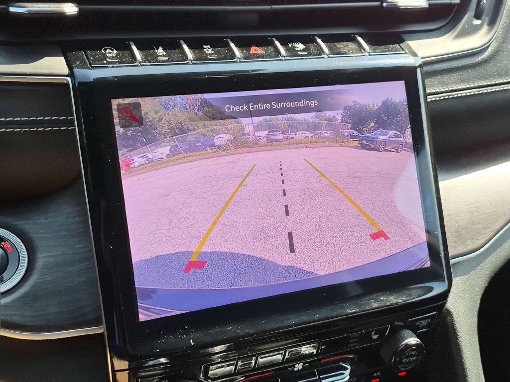 Used 2025 Jeep Grand Cherokee Limited AWD/4WD image 20