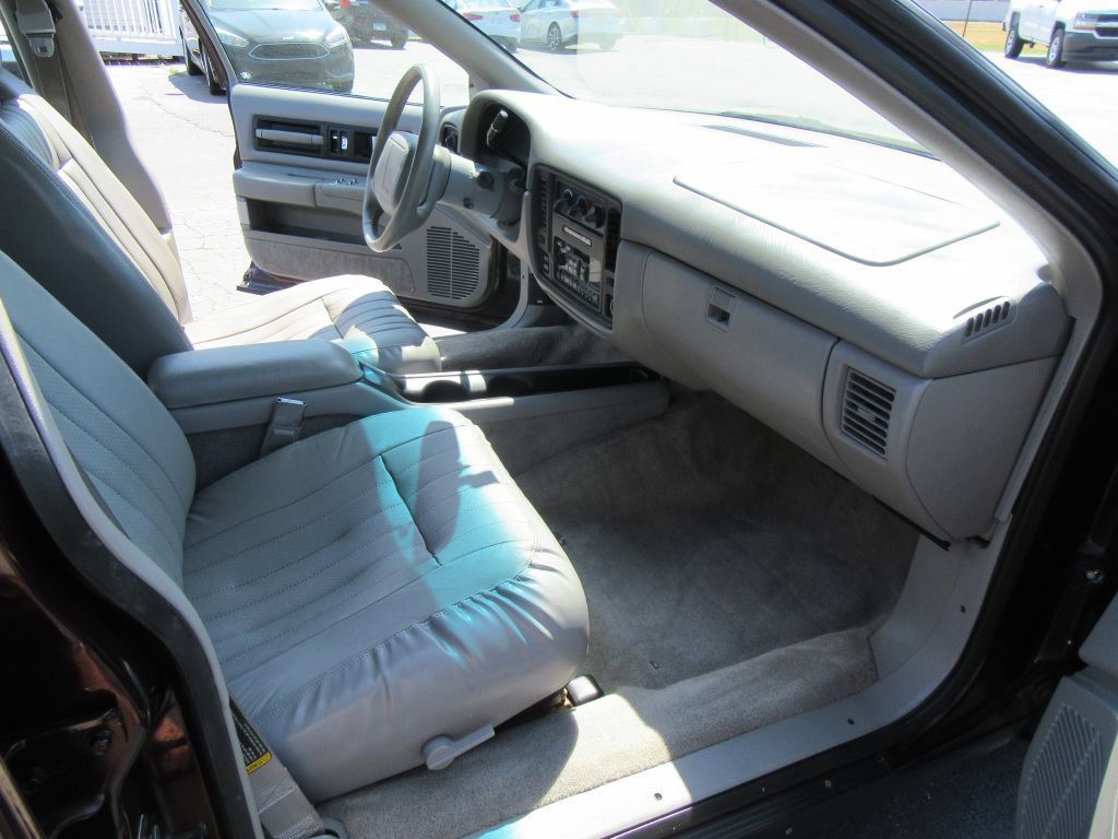 Used 1995 Chevrolet Caprice SS RWD image 15
