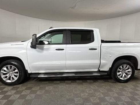 Used 2019 Chevrolet Silverado 1500 Custom w/ Custom Max Trailering Package AWD/4WD image 6