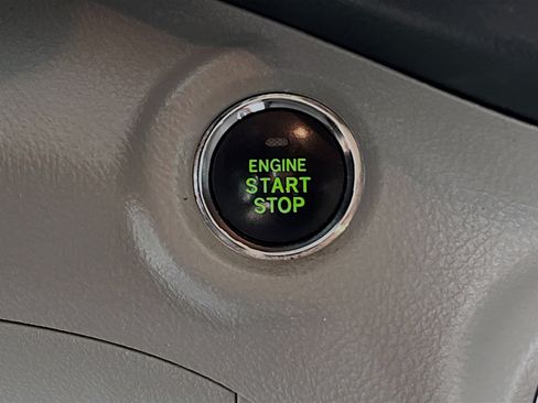 Used 2013 Toyota Highlander Limited FWD image 23